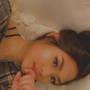 Meet your Posher, Krizzia erika